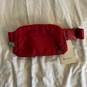 NWT Lululemon Everywhere Belt Bag 1L, Fuchsia Pink